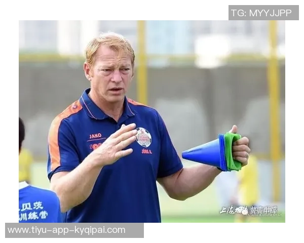 阿尔克马尔总监霍伊贝尔茨确认赛季结束后将正式离任