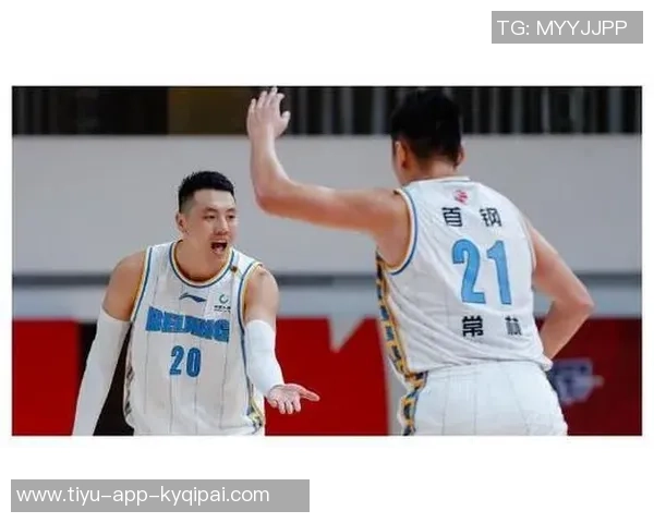 马威上半场表现出色9投5中贡献10分8篮板正负值高达8分助力球队表现